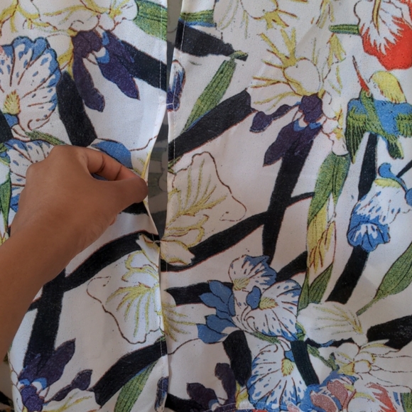 SOLD Zara White Floral print Blouse (2 for $20) - Picture 5 of 5